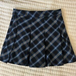 H&M Black and Blue Pleated Mini Skirt